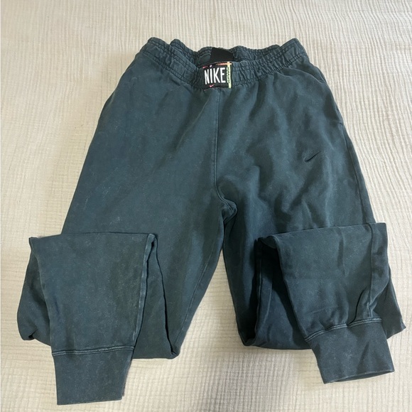 Nike sportswear set - Picture 3 of 3